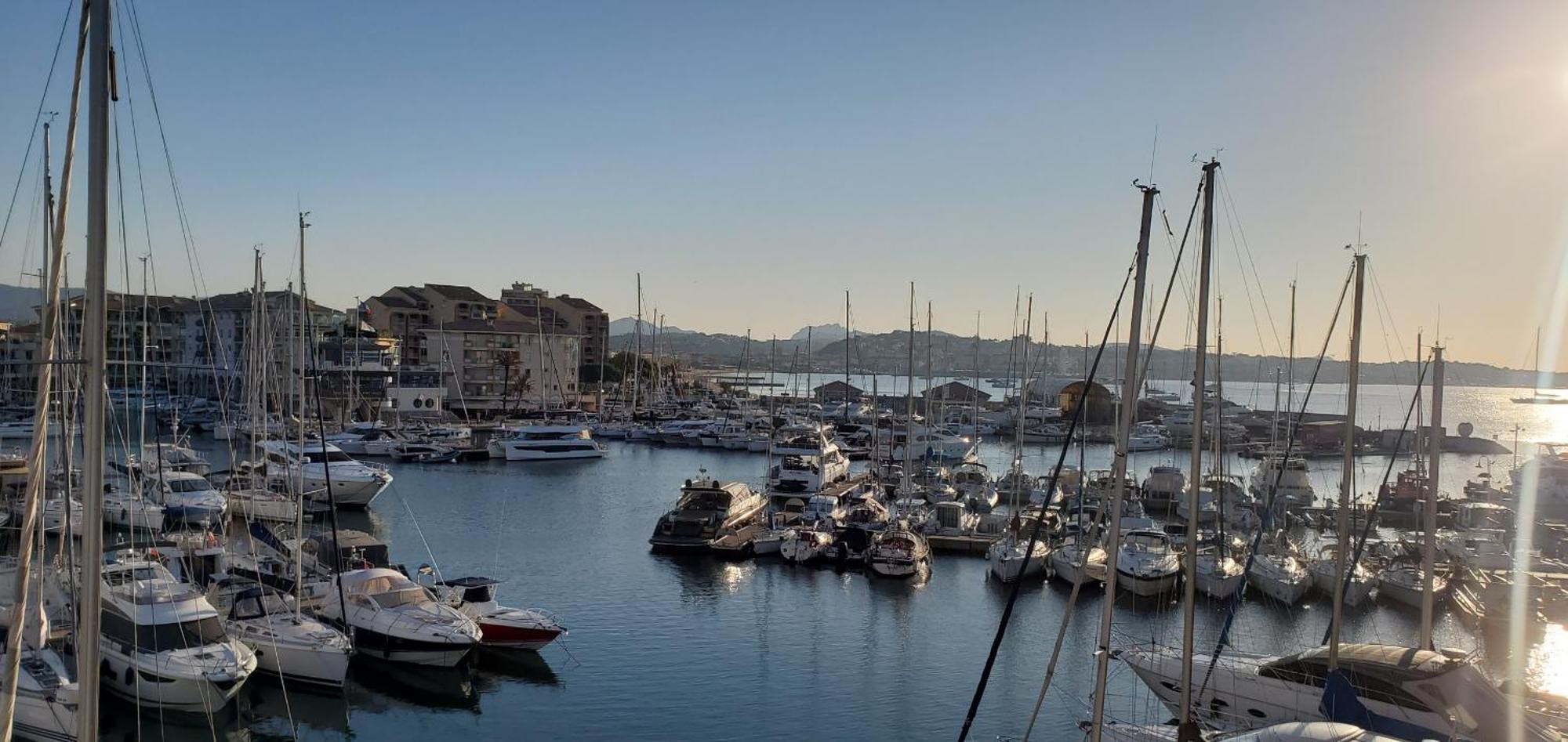 Residence Cap Hermes, Incroyable Vue Sur Le Port, Фрежюс Экстерьер фото